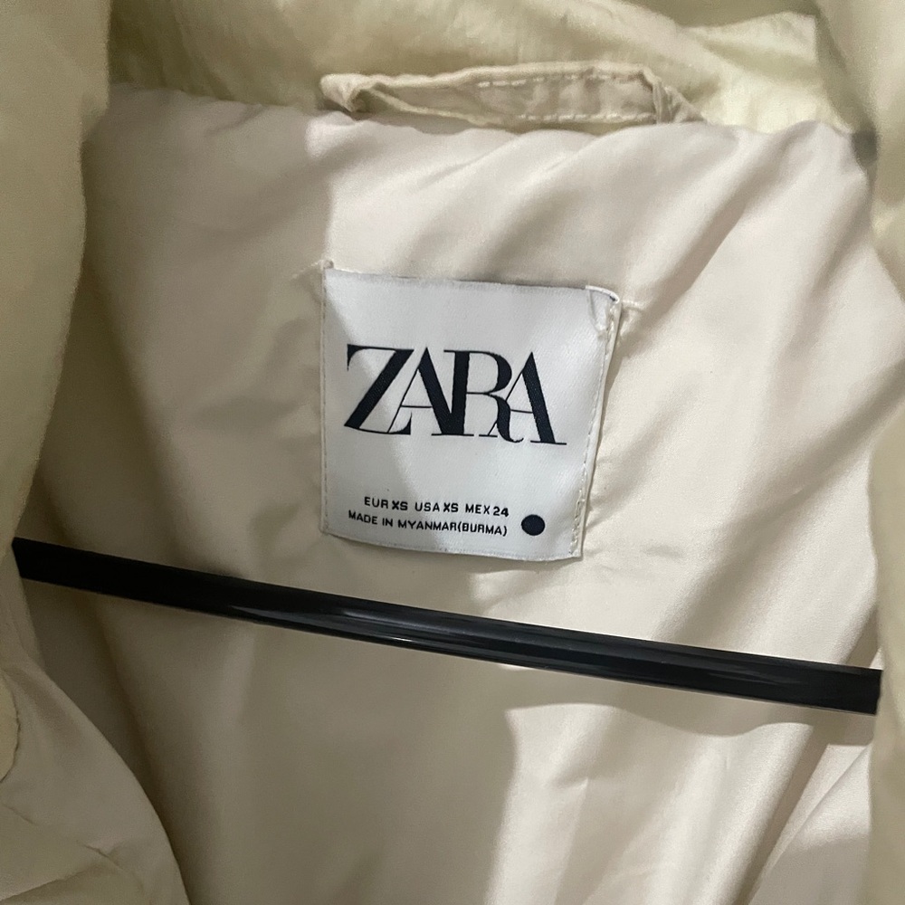 Zara Puffer Jacket - Picture 4 of 6